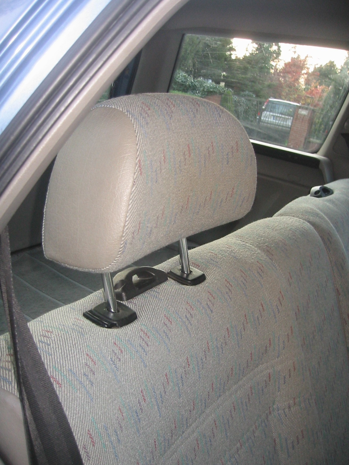 additional-headrest